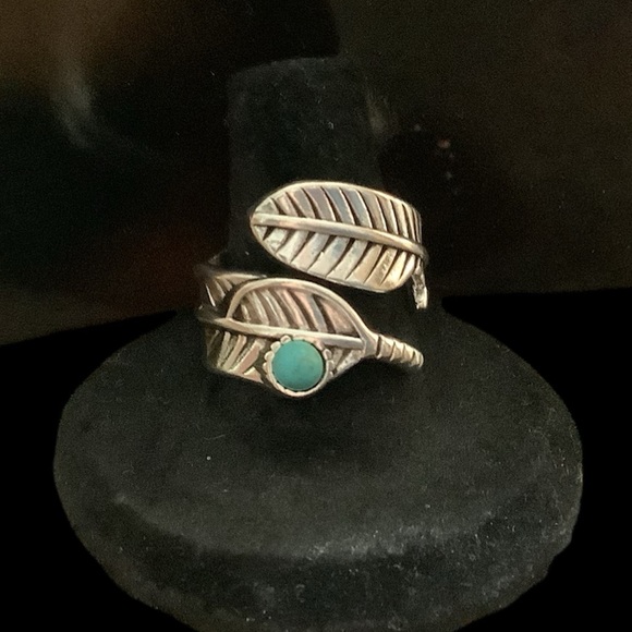 💥2/$24 or 3/$30💥 Silver open wrap fashion ring with turquoise accent stone. NWT. - Picture 7 of 8